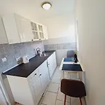 Kati Apartman *